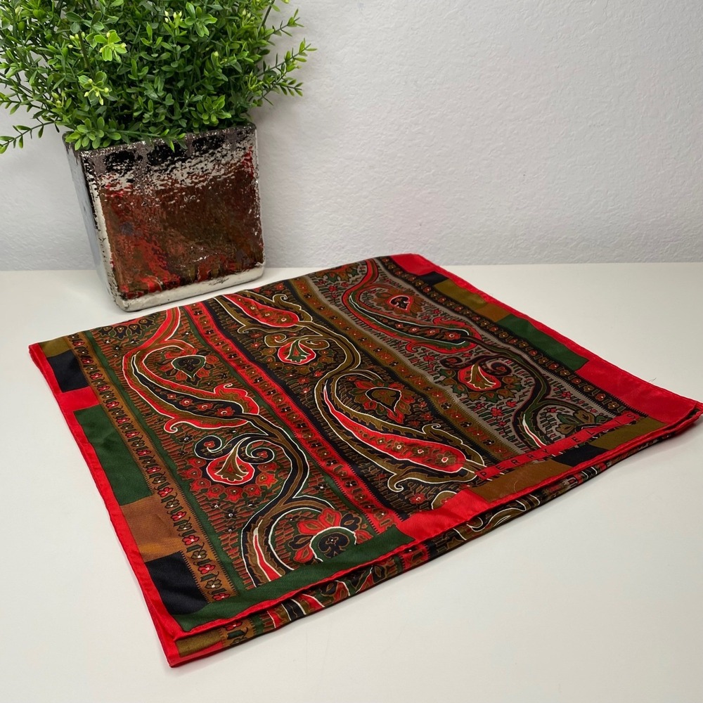 Perry Ellis Red Green Paisley Floral Silk Oblong Scarf‎ Vintage Accessory